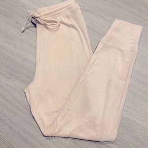 Great condition, super soft lounge joggers